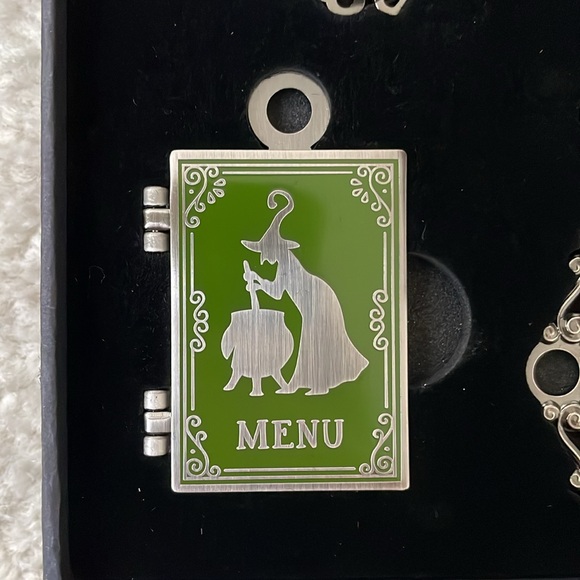 LitJoy Harry Potter Magical 'The Cracked Kettle Pub Key #22' - Picture 6 of 11